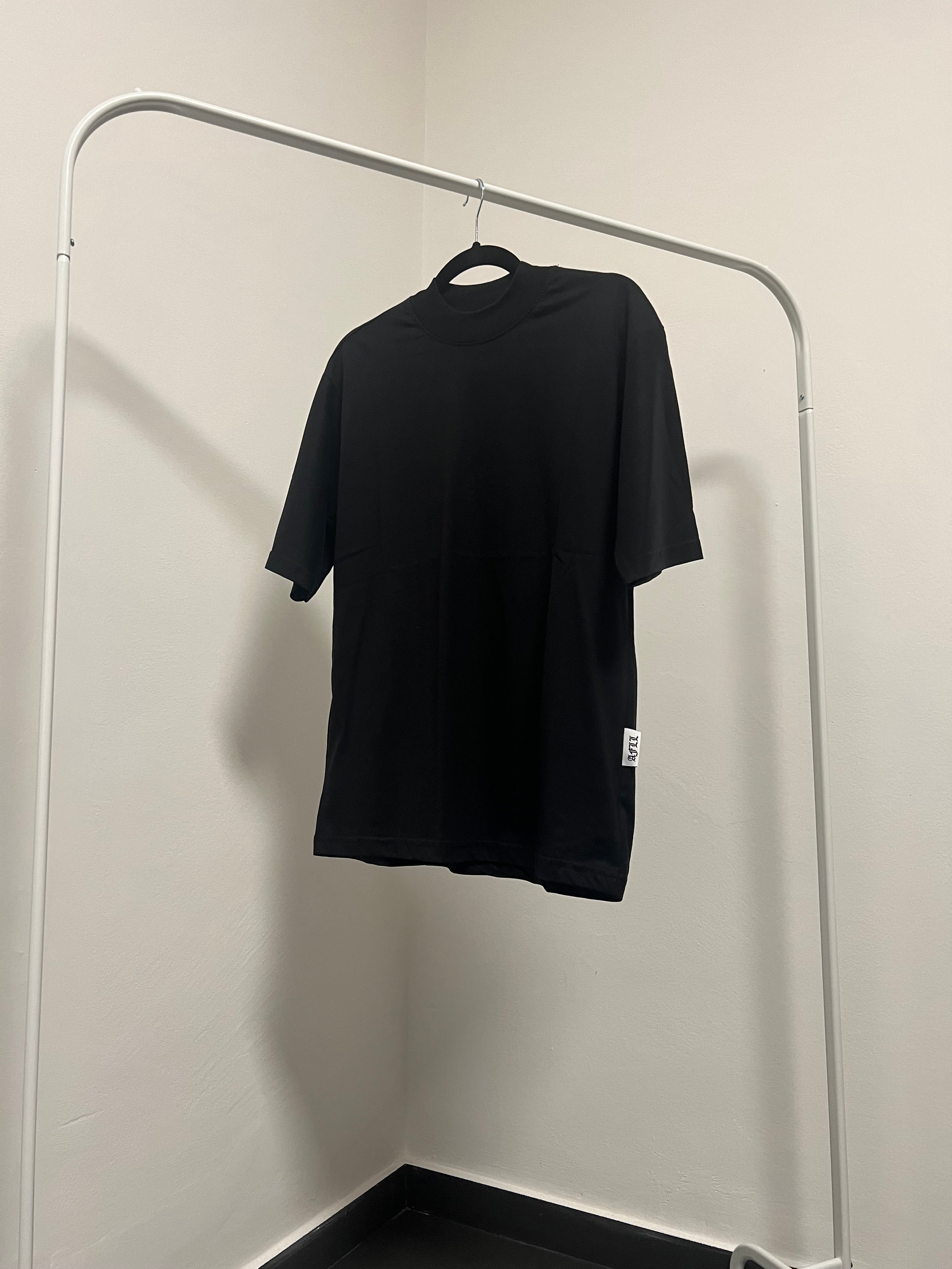 T-shirt collo alto