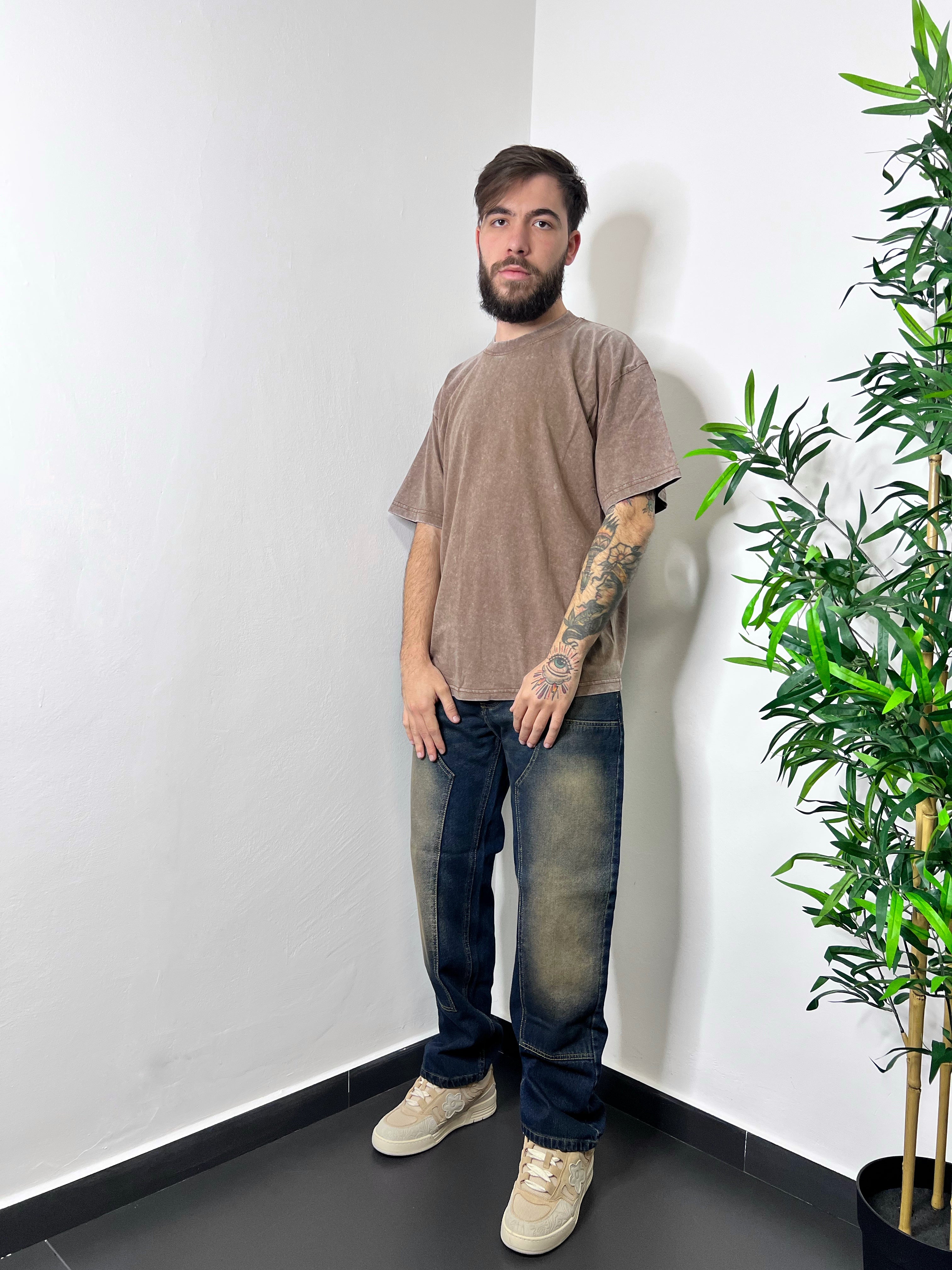 T-shirt stone wash