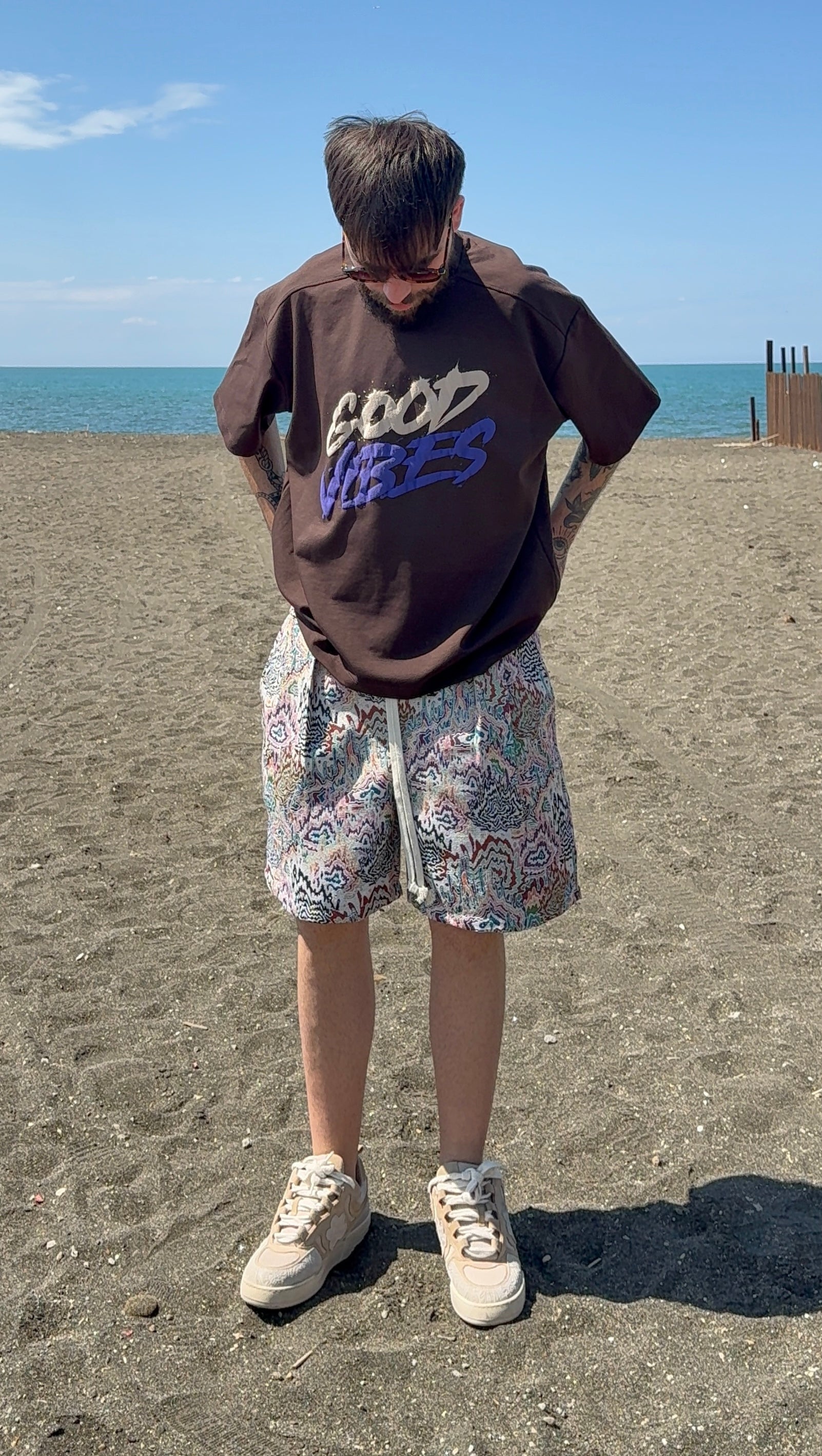T-shirt GOOD VIBES brown